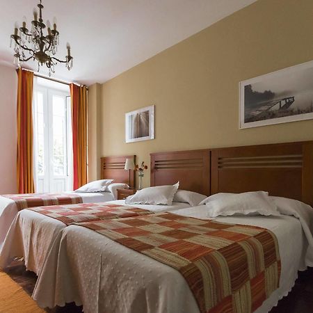 סנטיאגו דה קומפוסטלה Hostal La Carballinesa מראה חיצוני תמונה