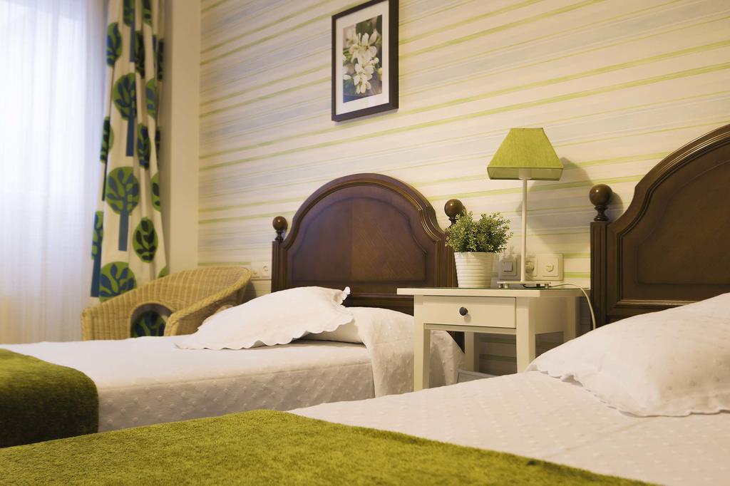 סנטיאגו דה קומפוסטלה Hostal La Carballinesa מראה חיצוני תמונה
